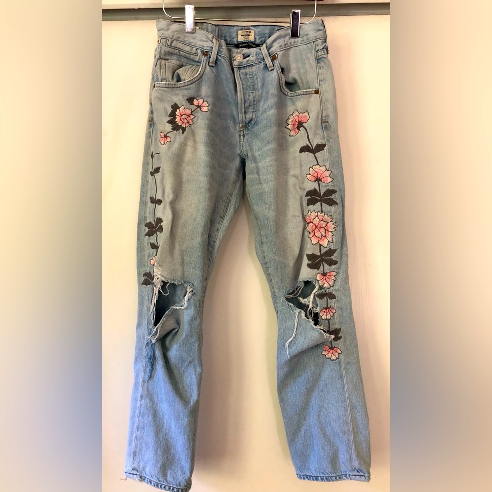 Citizens of Humanity Pink Embroidered Flower Jeans Button Fly Ripped Knees Sz 26